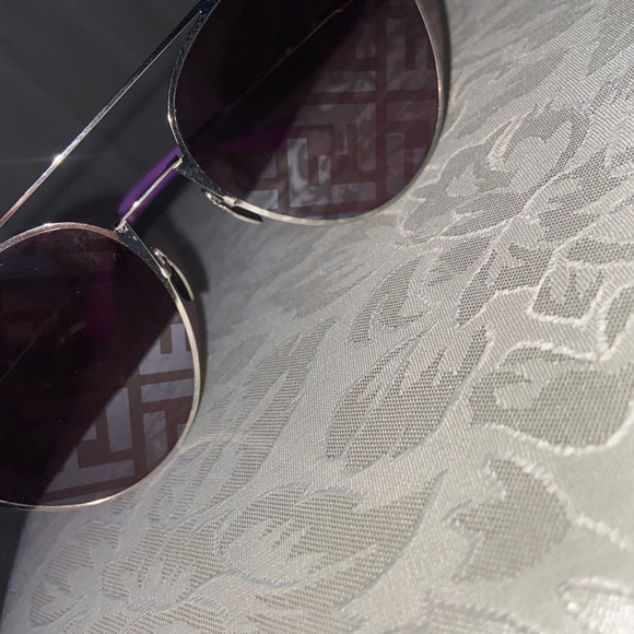 Fendi purple sunglasses - Picture 2 of 5